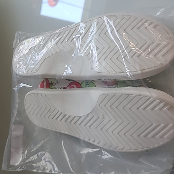 Out of stock Grinch shoes - Picture 4 of 4